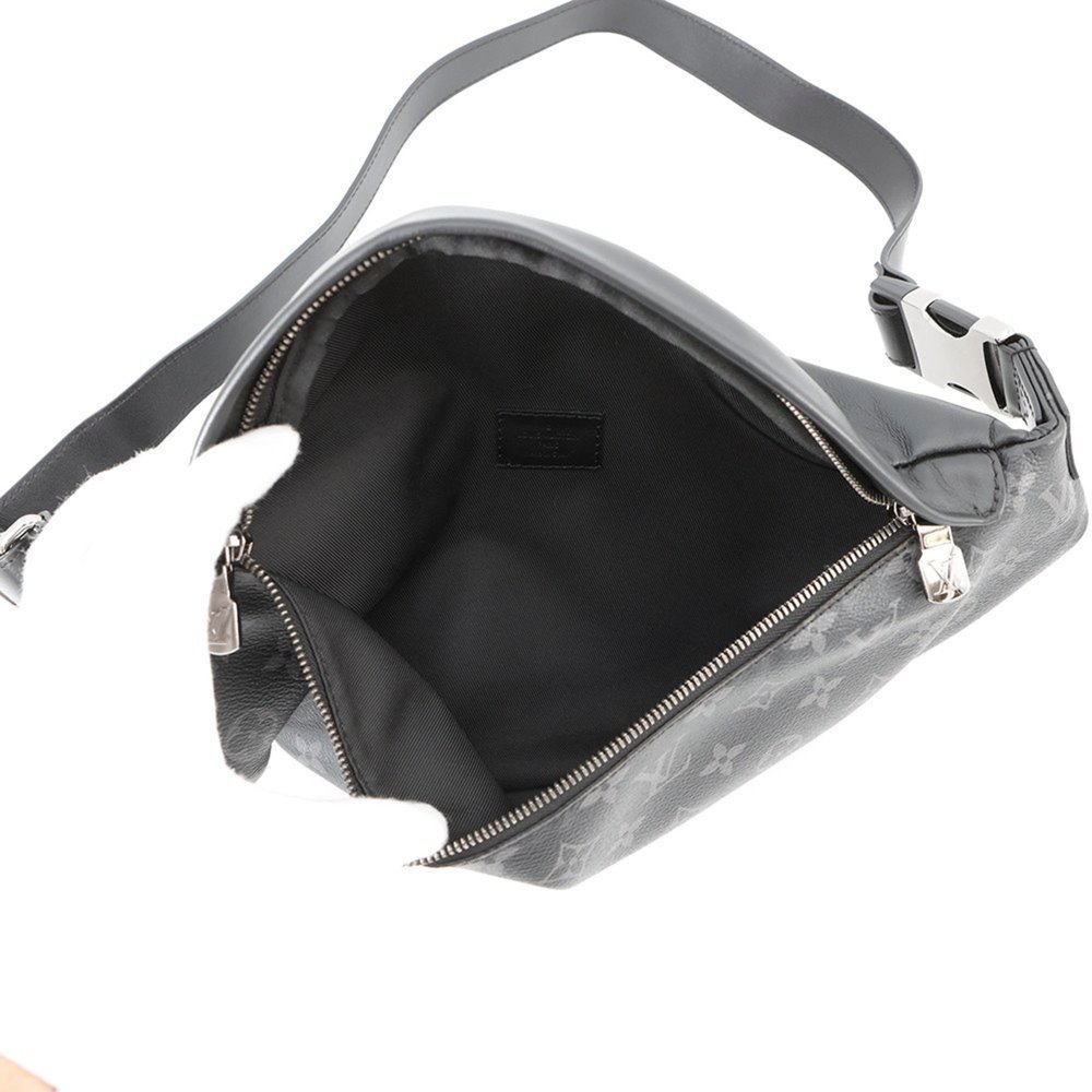 Louis Vuitton Monogram Eclipse Discovery Bumbag M44336 Black - Picture 5 of 14